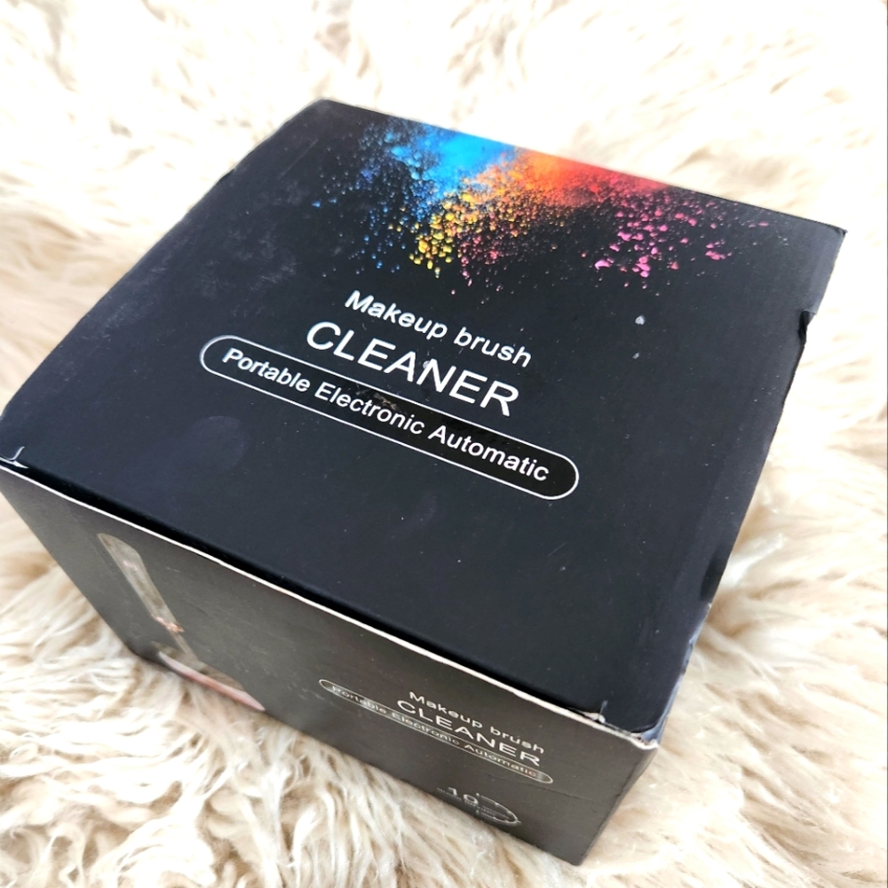 NIB Portable electronic make-up brush cleaner